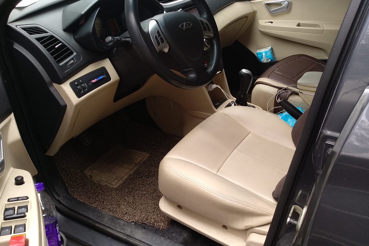 奇瑞-风云2 2010款 两厢 1.5l 豪华型