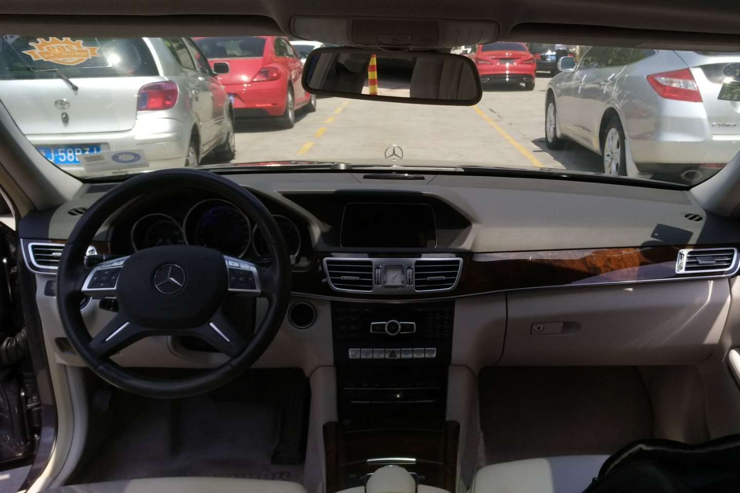 奔驰-e级 2014款 改款 e 260 l 豪华型