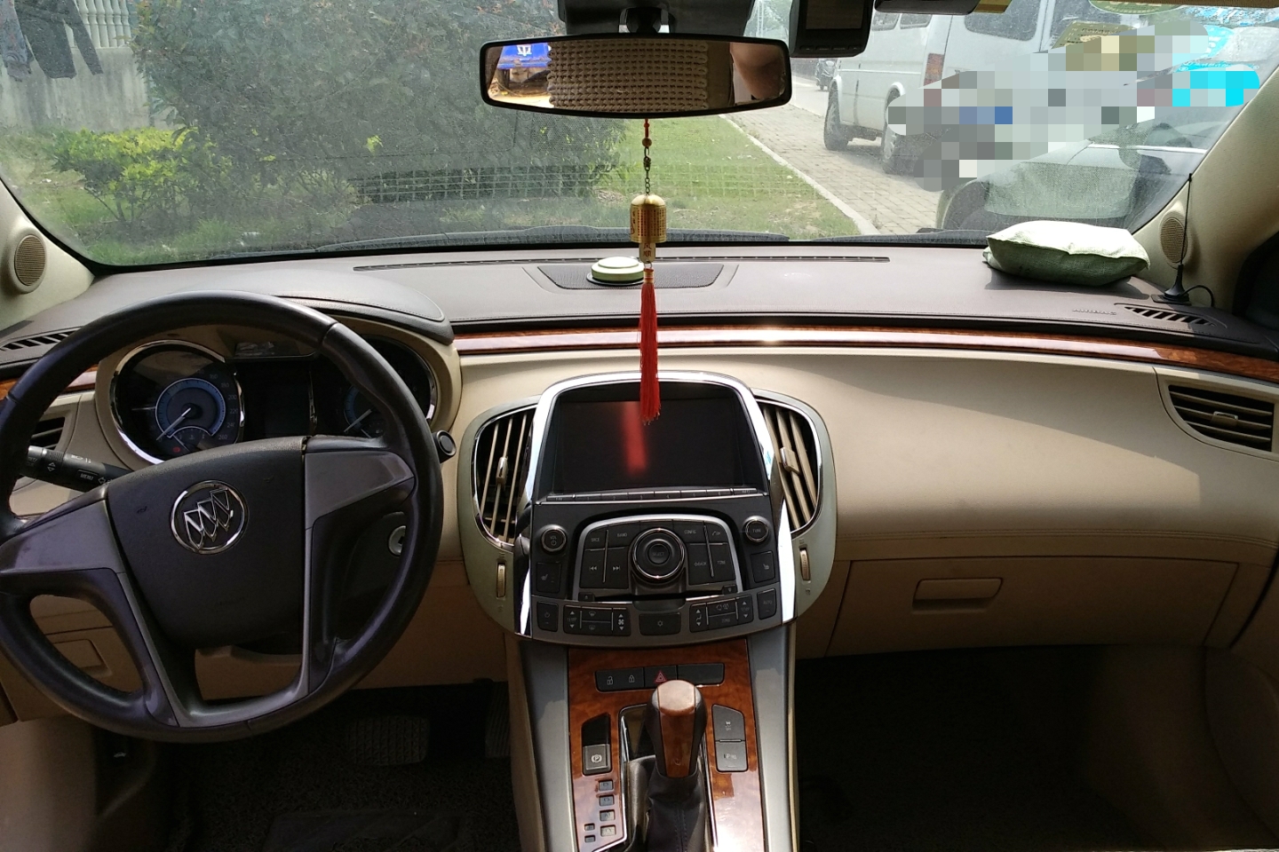 别克-君越 2010款 2.0t舒适版