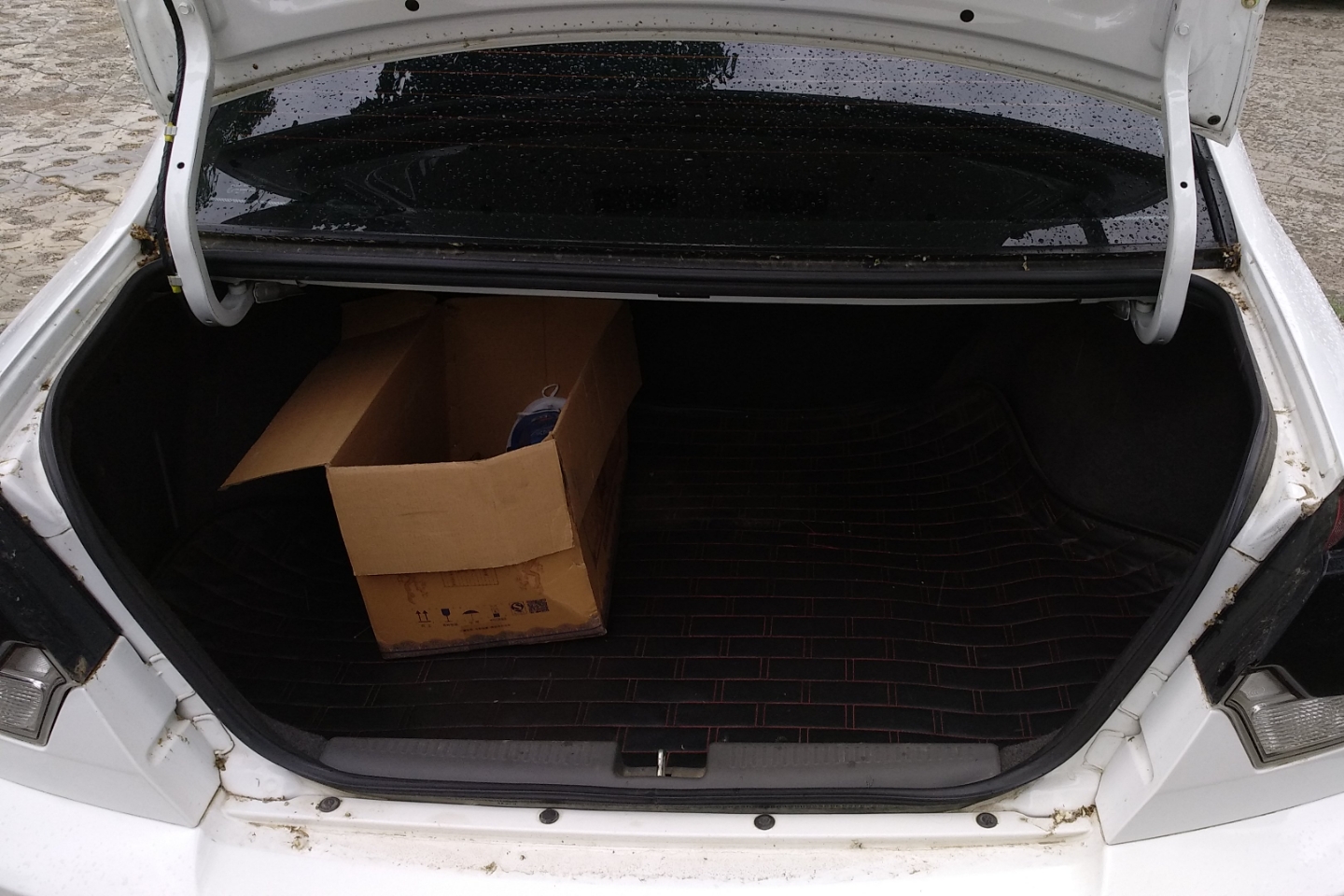 东南-v3菱悦 2015款 1.5l 手动风采版