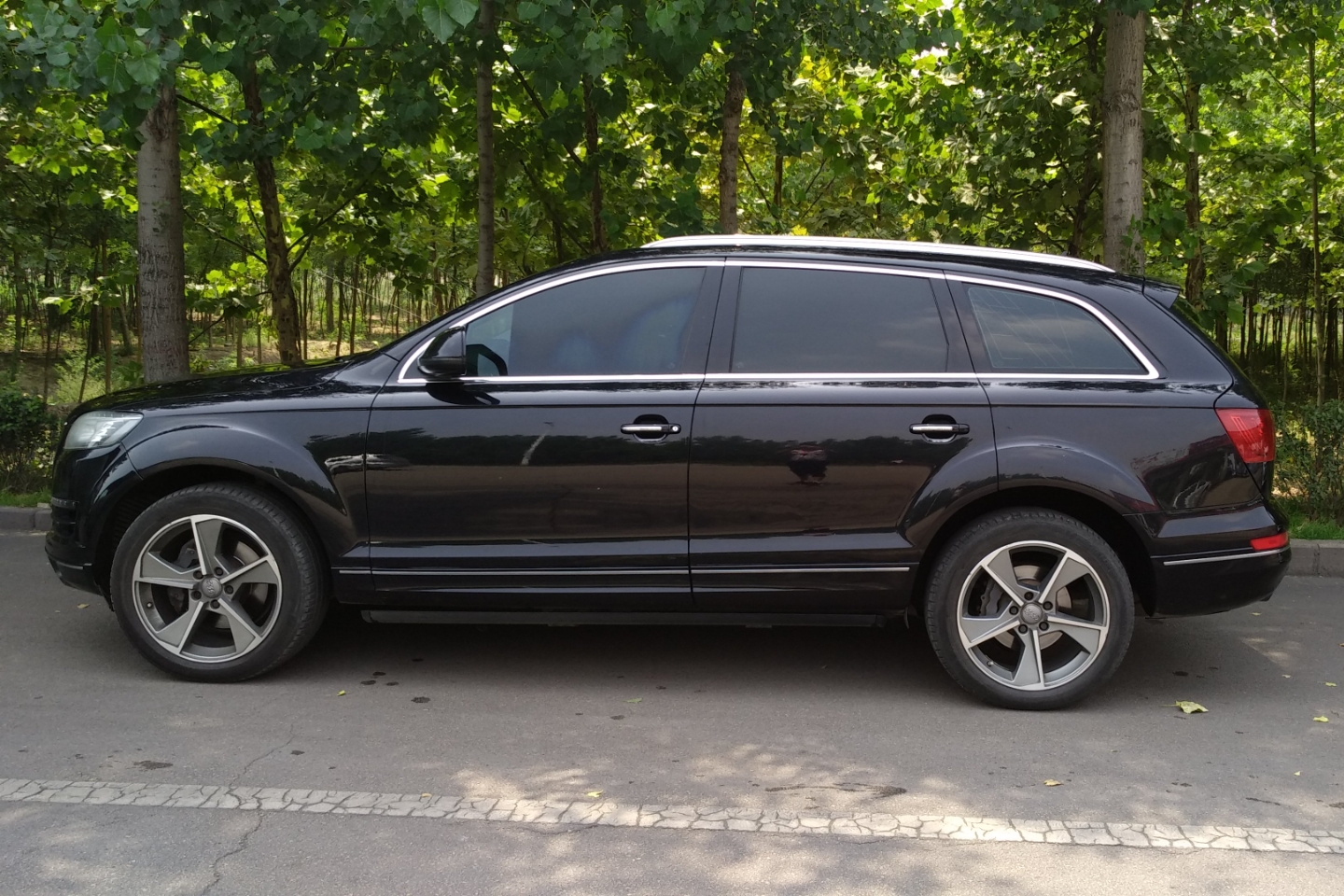 奥迪-q7 2011款 3.0 tfsi 技术型(200kw)