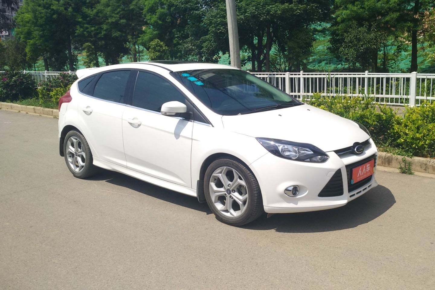 福特-福克斯 2012款 两厢 2.0l 自动豪华运动型