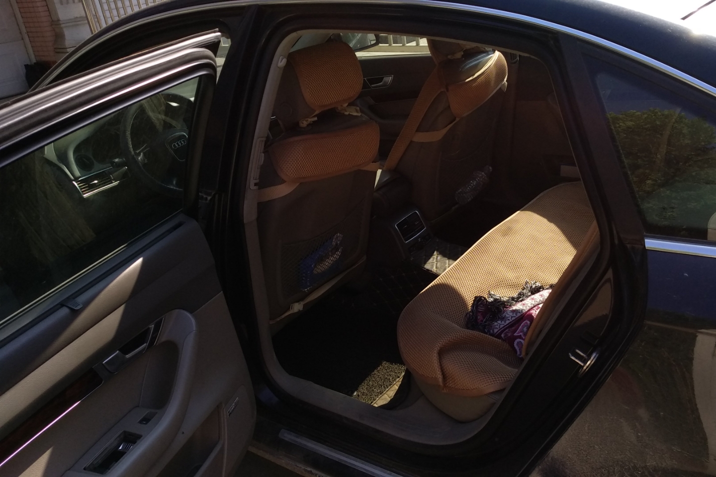 奥迪-a6l 2007款 3.2 fsi 尊享型