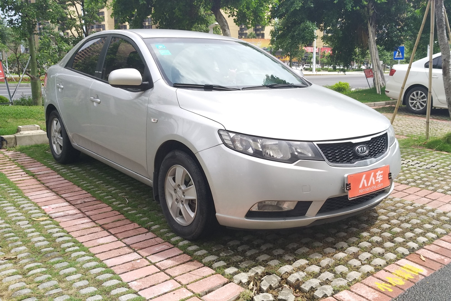 起亚-福瑞迪 2011款 1.6l at gl