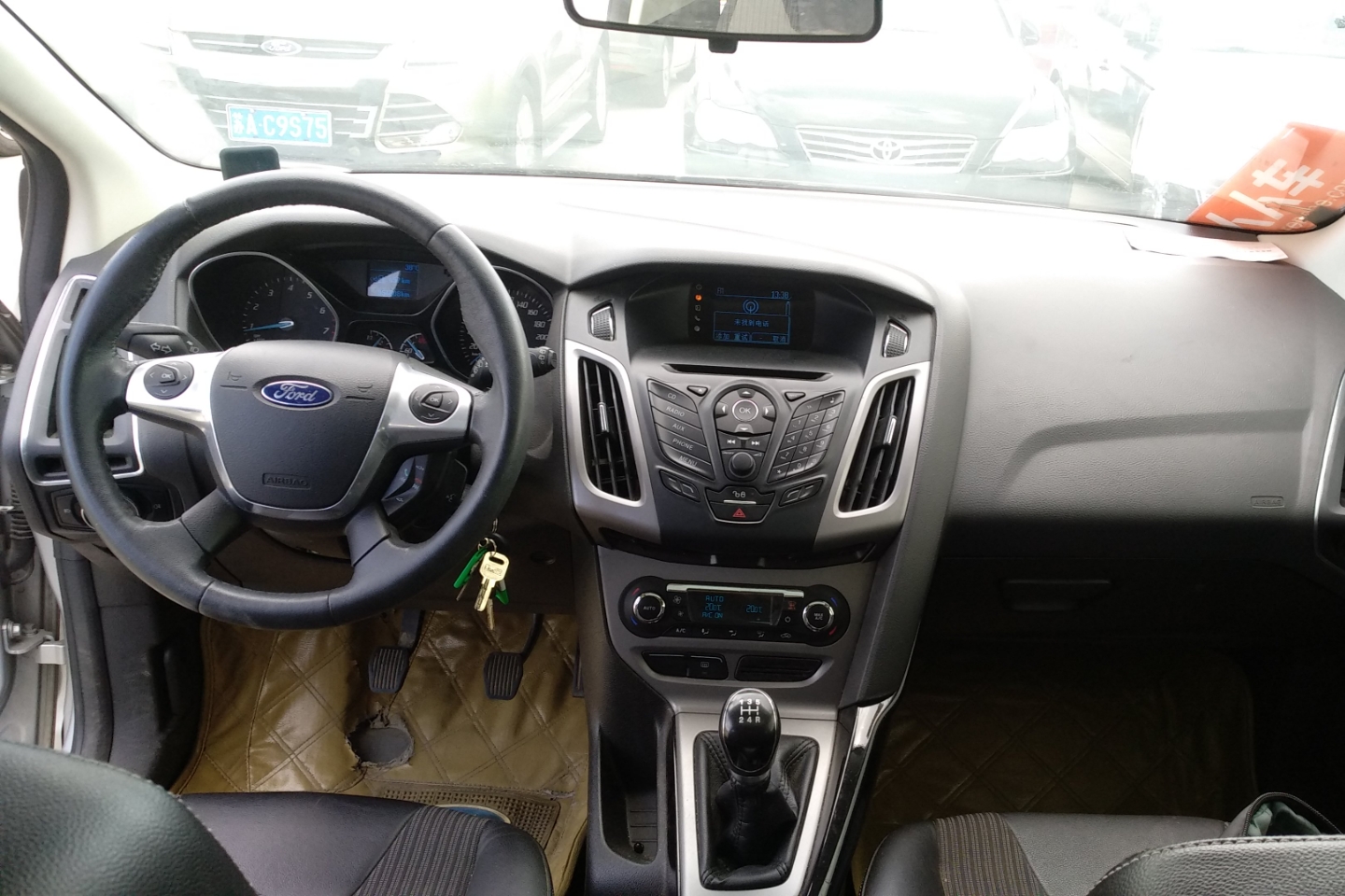 福特-福克斯 2012款 两厢 1.6l 手动风尚型