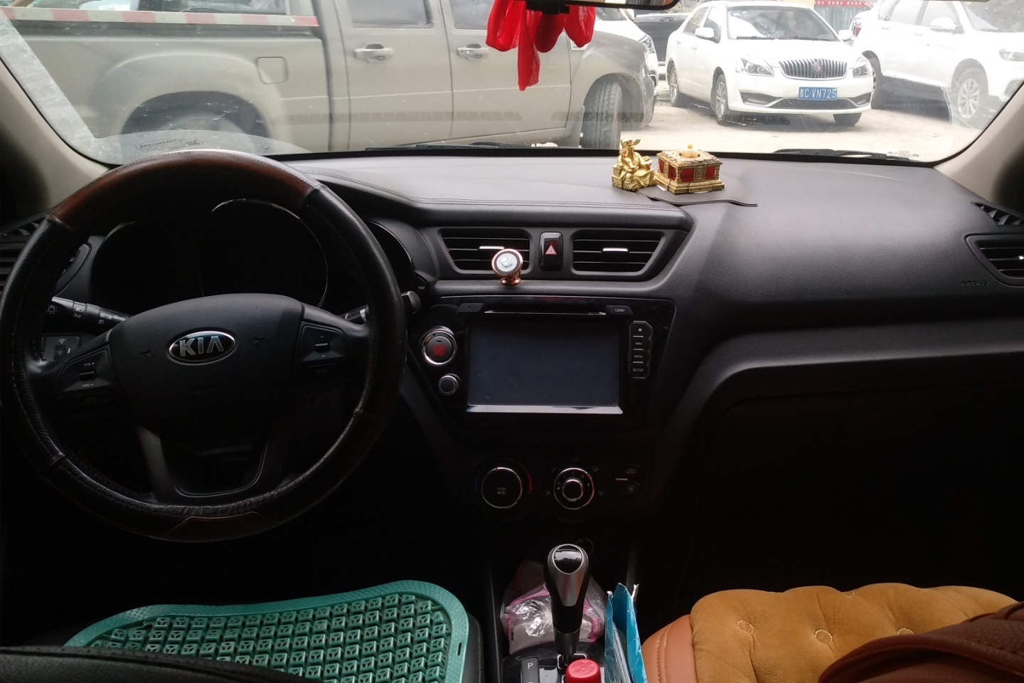 起亚-k2 2012款 三厢 1.6l at premium纪念版