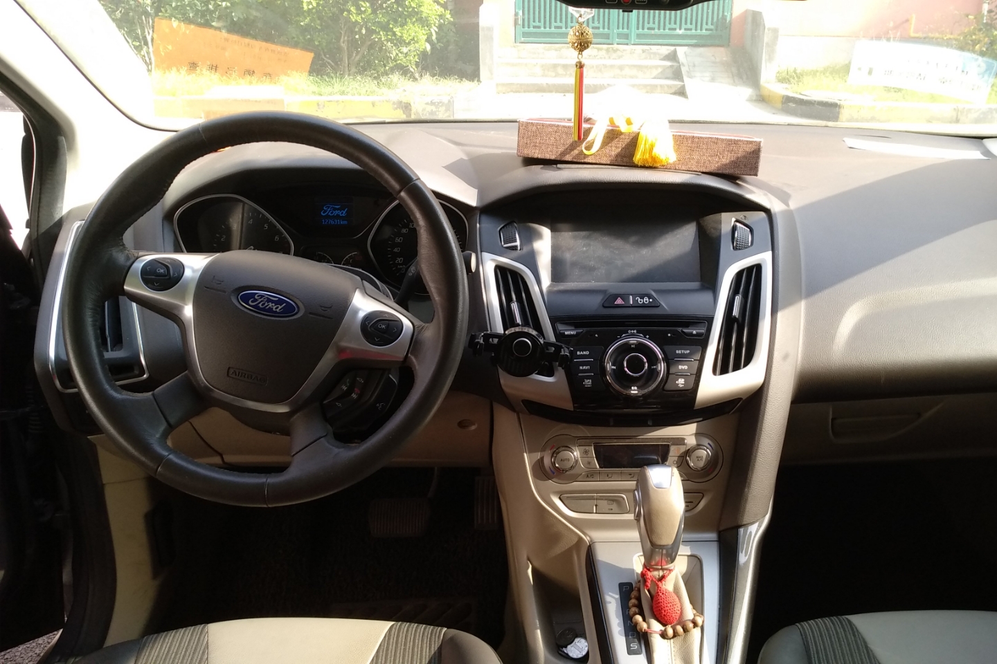 福特-福克斯 2012款 三厢 1.6l 自动风尚型